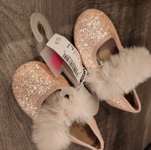 Pink fur dress shoes